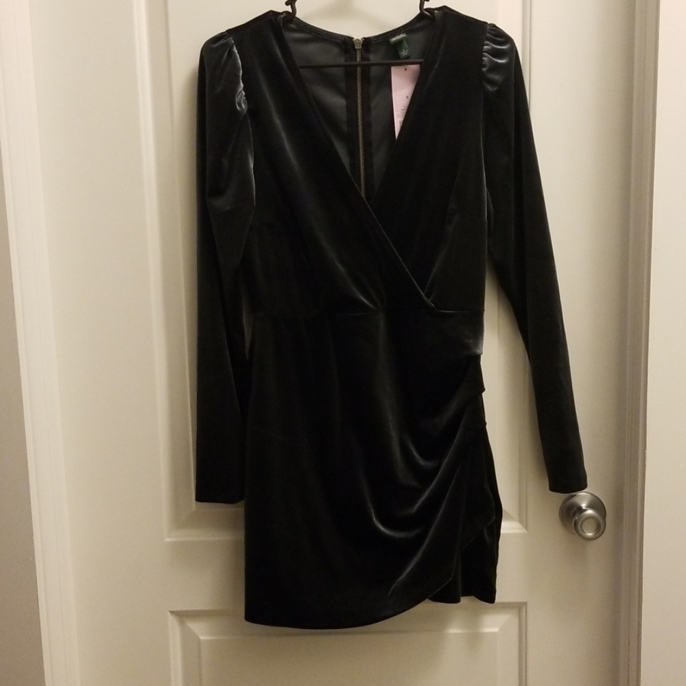 Velvet long sleeve wrap dress